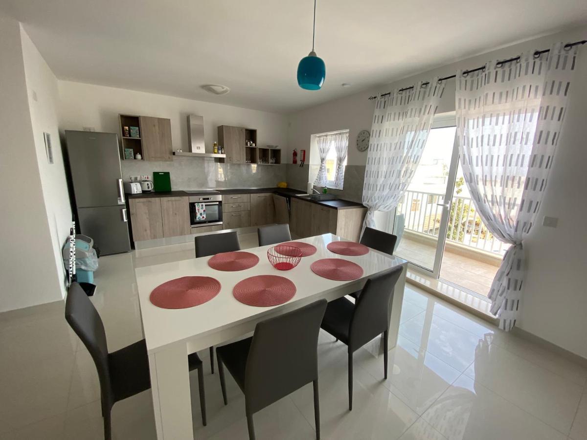 Appartamento Sunshine - Modern Three Bedroom - No 3